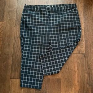 Old Navy High Rise Pixie Pant